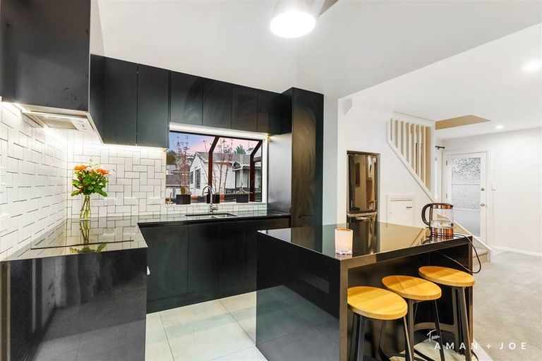 Photo of property in 234 Henderson Valley Road, Henderson, Auckland, 0612