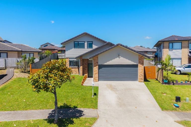 Photo of property in 79 Kirikiri Drive, Papakura, 2110