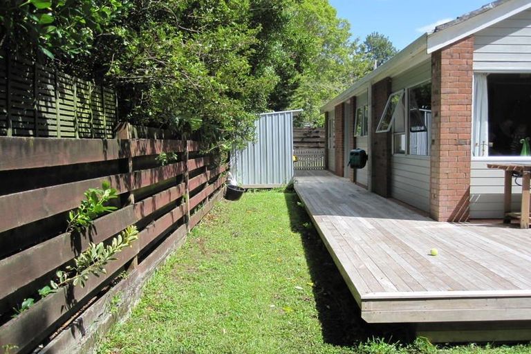 Photo of property in 2/76 Glenvar Road, Torbay, Auckland, 0630