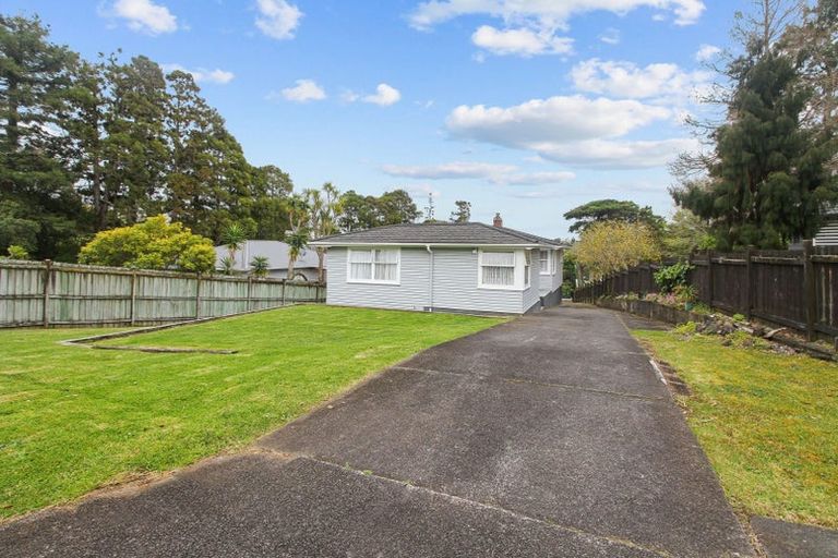 Photo of property in 37 Derwent Crescent, Titirangi, Auckland, 0604
