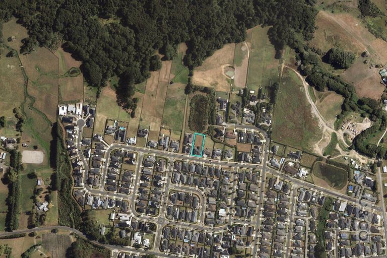Photo of property in 16 Fruitlands Road, Kumeu, 0810