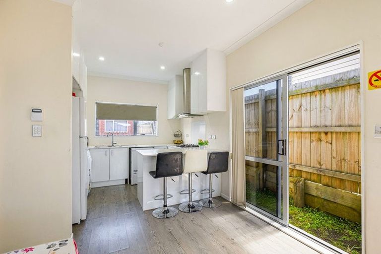 Photo of property in 49a Senator Drive, Manurewa, Auckland, 2105