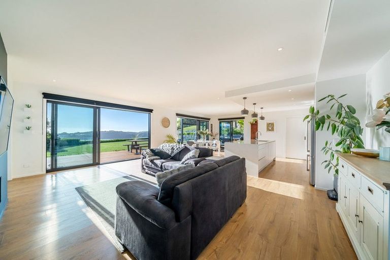 Photo of property in 13 Manapouri Lane, Aotea, Porirua, 5024