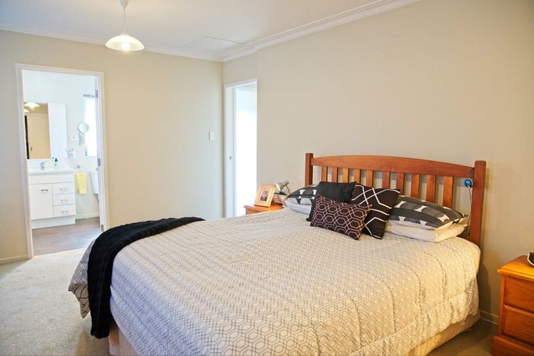 Photo of property in 19 Linklater Avenue, Bellevue, Tauranga, 3110