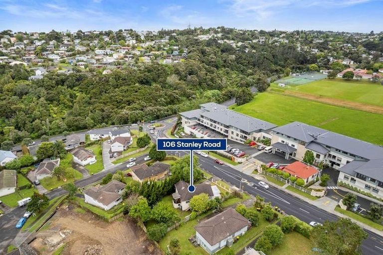 Photo of property in 106 Stanley Road, Glenfield, Auckland, 0629