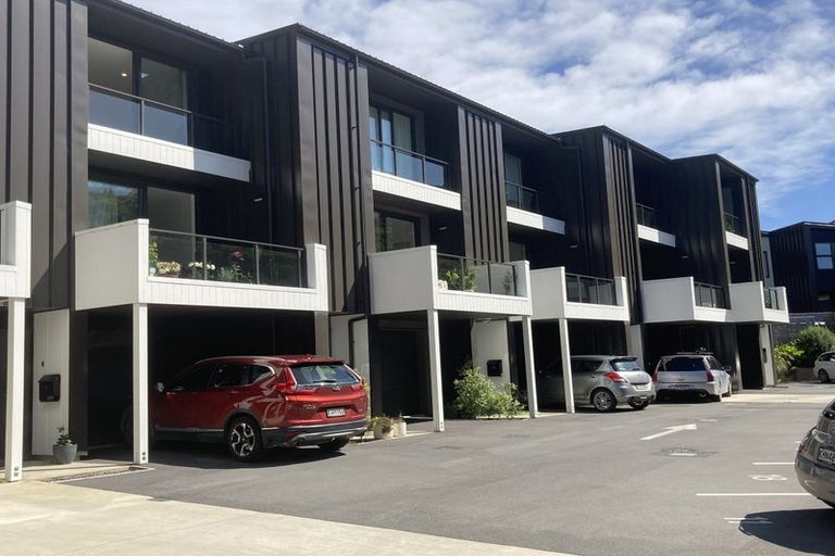 Photo of property in 17 Rua Kai Way, Brooklyn, Wellington, 6021