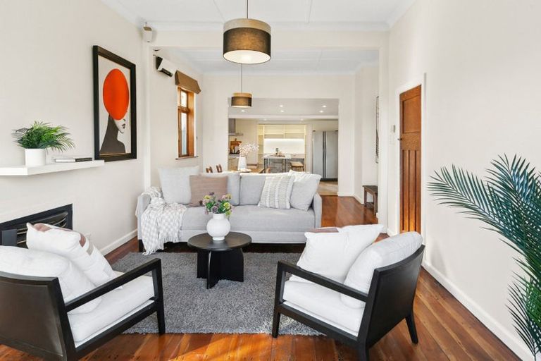 Photo of property in 196 Townsend Road, Miramar, Wellington, 6022