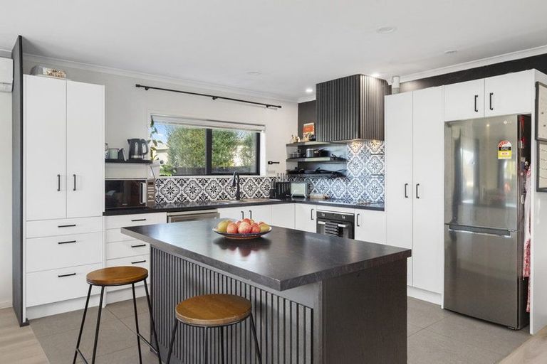 Photo of property in 12 Rays Way, Tuakau, 2121