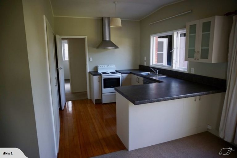 Photo of property in 83 Holly Road, St Albans, Christchurch, 8014