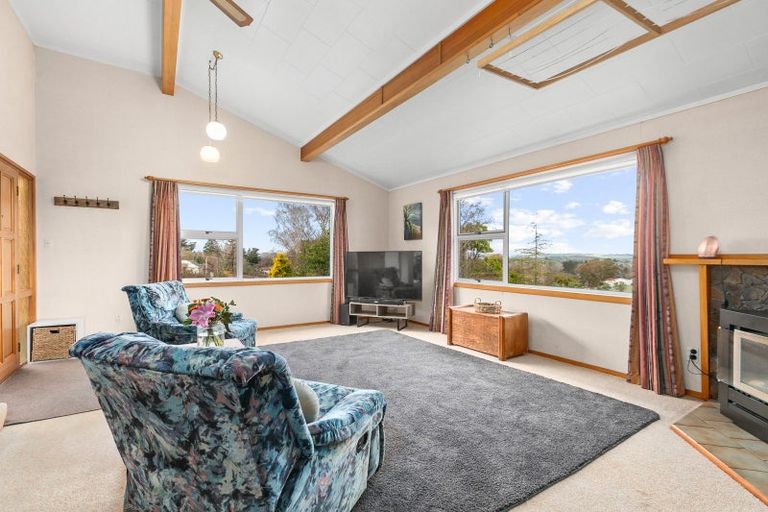 Photo of property in 6 Domain Road, Waipawa, 4210