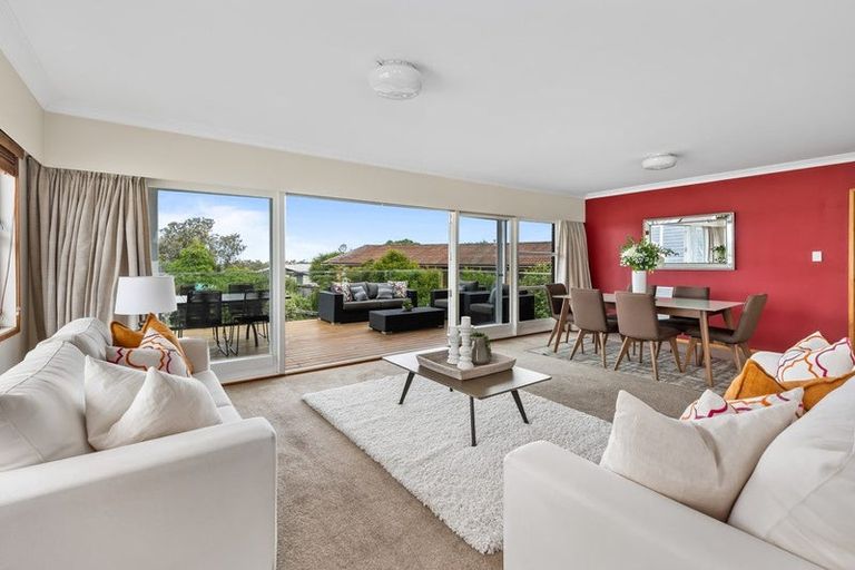 Photo of property in 30a Geoffrey Road, Torbay, Auckland, 0630