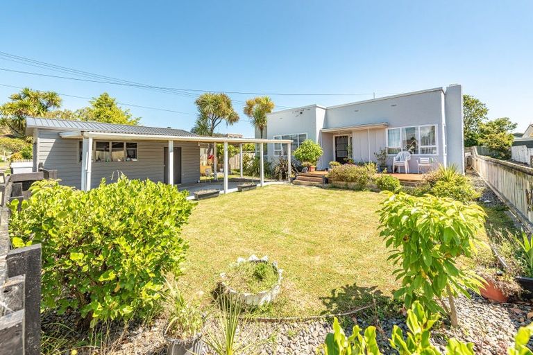 Photo of property in 16 Kawakawa Street, Whanganui East, Whanganui, 4500