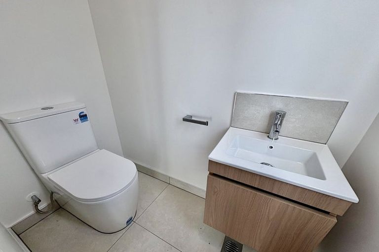Photo of property in 2/146 Blenheim Road, Riccarton, Christchurch, 8041