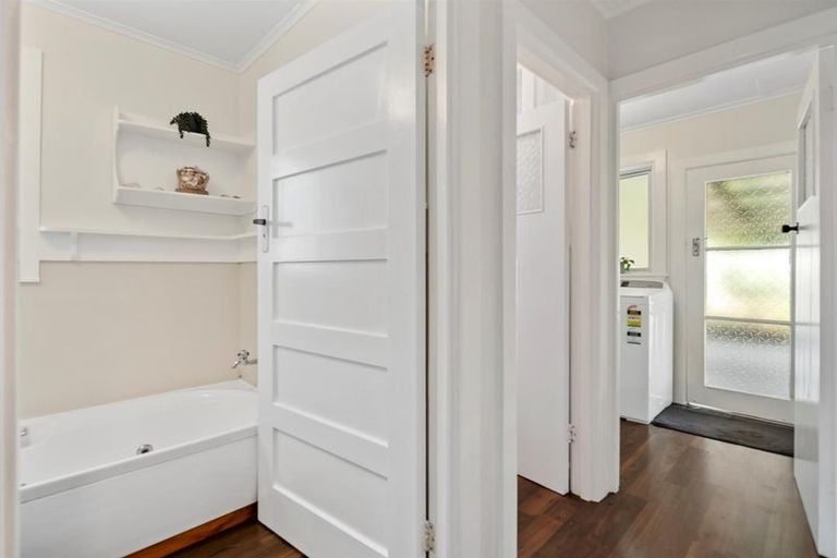 Photo of property in 50 Lee Street, Te Puke, 3119