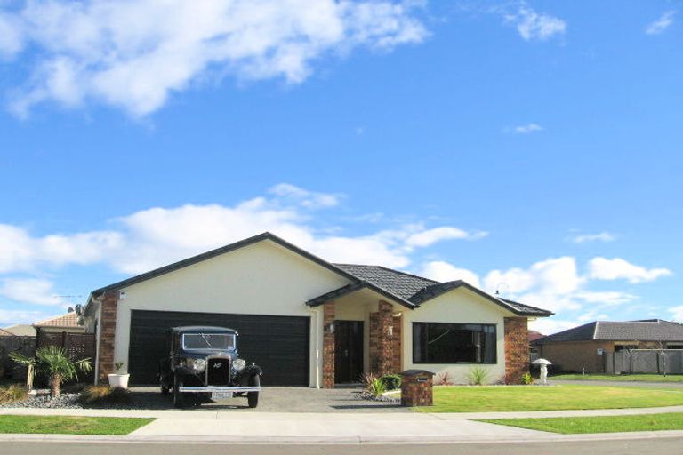 Photo of property in 16 Blythfield Place, Taradale, Napier, 4112