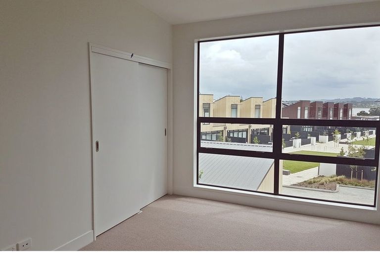 Photo of property in 254 Hobsonville Point Road, Hobsonville, Auckland, 0616