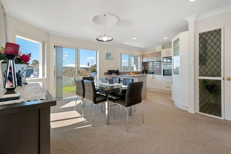Photo of property in 28 Ngahere Street, Otumoetai, Tauranga, 3110