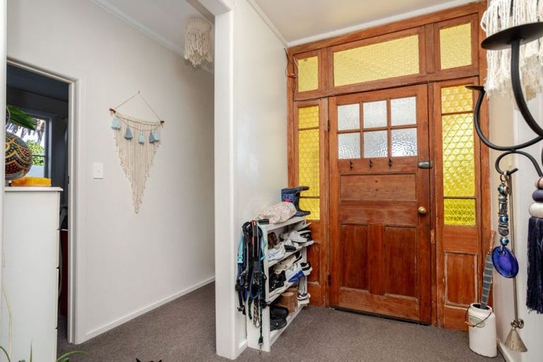 Photo of property in 28 Fox Street, Woodville, 4920