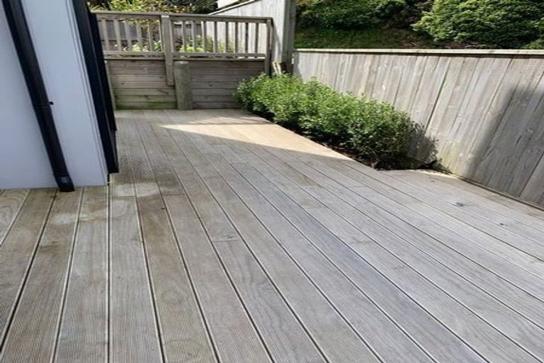 Photo of property in 29b Glanmire Road, Newlands, Wellington, 6037