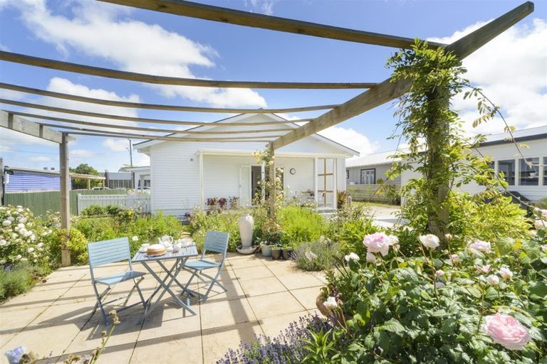 Photo of property in 7 Station Road, Marton, 4710