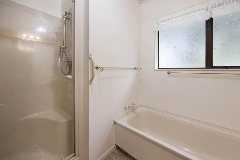 Photo of property in 13 Pentland Place, Highlands Park, New Plymouth, 4312