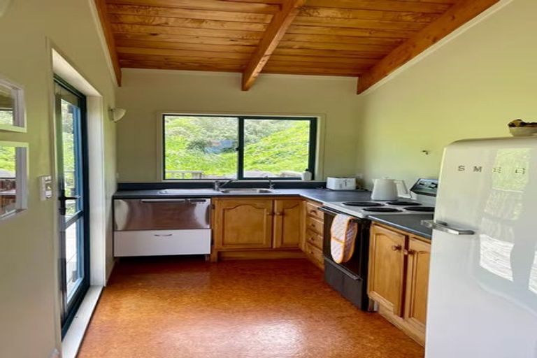 Photo of property in 5 Ocean Close, Te Kopuru, 0371