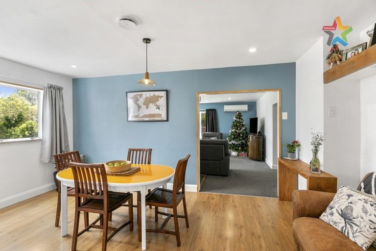 Photo of property in 22 Homedale Road, Wainuiomata, Lower Hutt, 5014