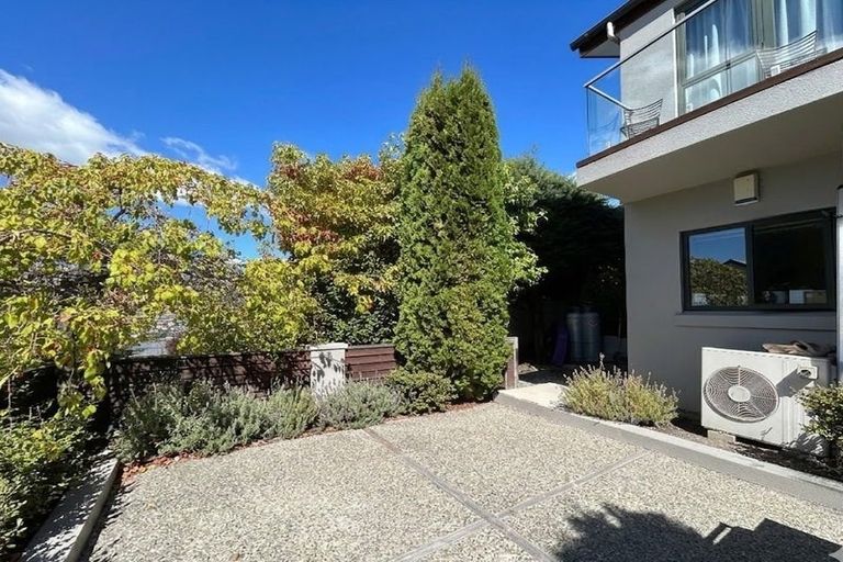 Photo of property in 64 Hensman Road, Queenstown, 9300