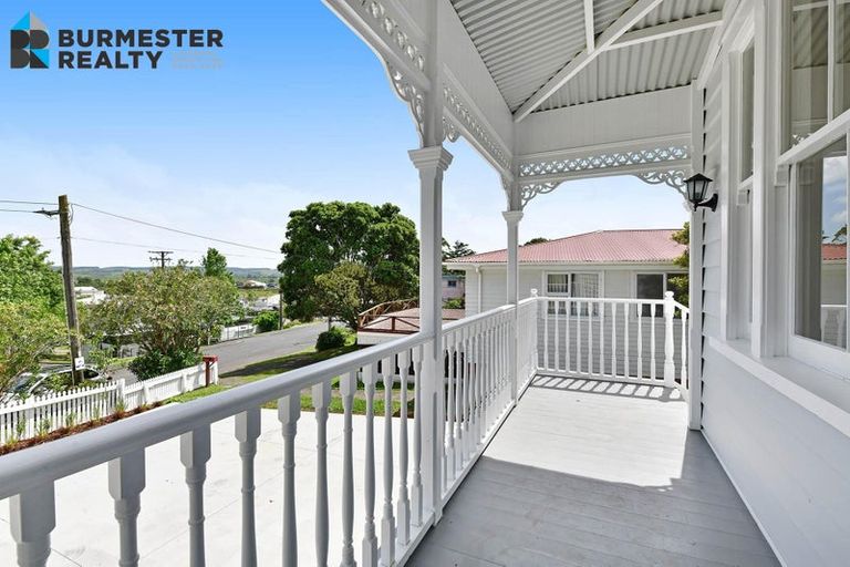 Photo of property in 5 Porter Crescent, Helensville, 0800