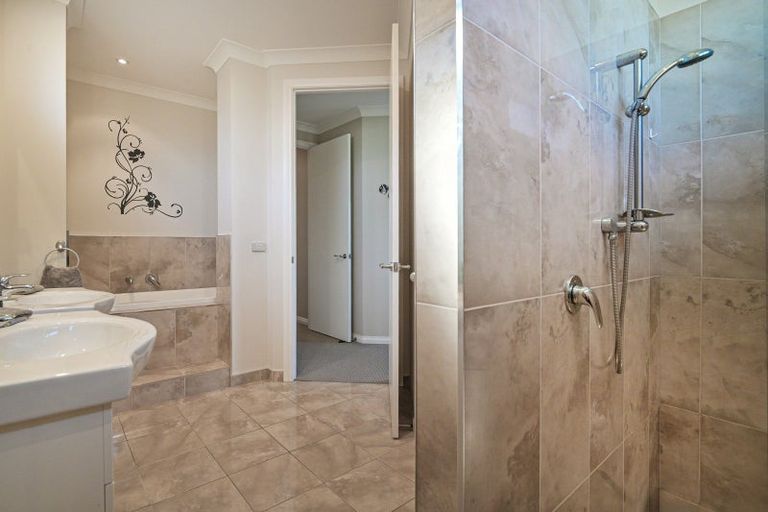 Photo of property in 5 Aoraki Road, Poraiti, Napier, 4112