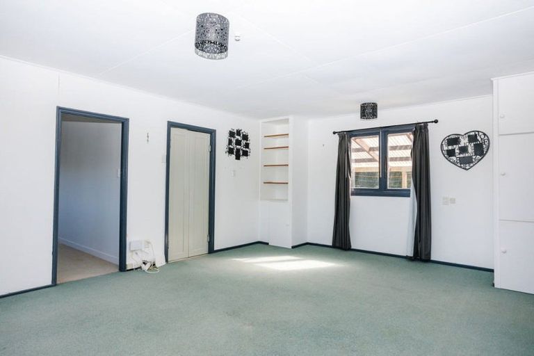 Photo of property in 11 Maclaurin Street, Dannevirke, 4930