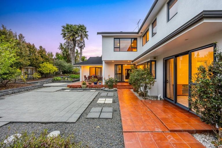 Photo of property in 24 Oakway Drive, Schnapper Rock, Auckland, 0632