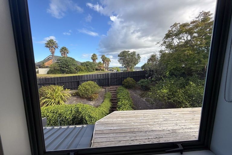 Photo of property in 8 Ngahere Views, Orewa, 0931