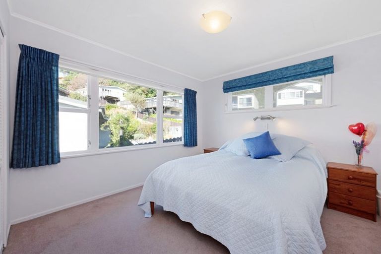 Photo of property in 17 Southern Cross Crescent, Island Bay, Wellington, 6023