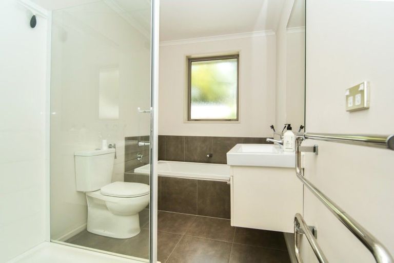 Photo of property in 4/4 Harkness Place, Westport, 7825