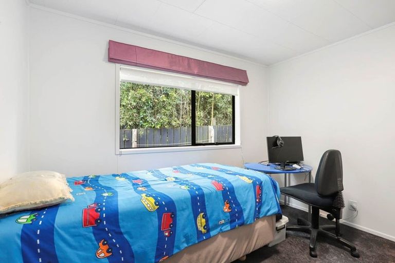 Photo of property in 184 Hutchinson Avenue, New Lynn, Auckland, 0600