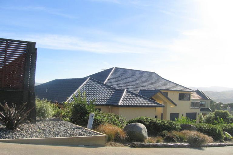 Photo of property in 8 The Topdeck, Whitby, Porirua, 5024