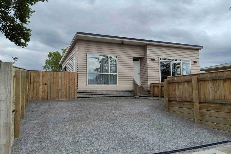 Photo of property in 10 Cohen Place, Milson, Palmerston North, 4414