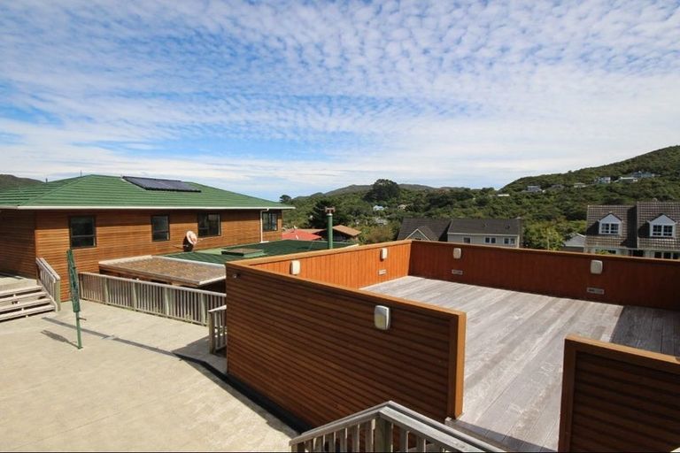 Photo of property in 42-44 David Crescent, Karori, Wellington, 6012