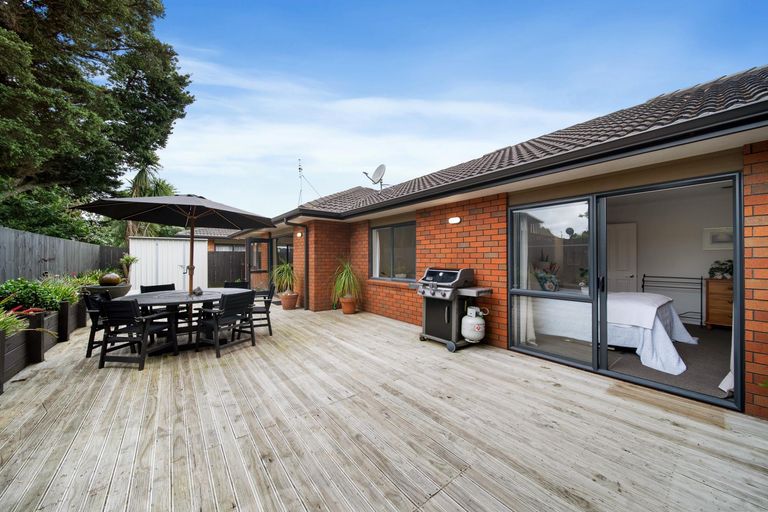Photo of property in 17a Callis Avenue, Opaheke, Papakura, 2113
