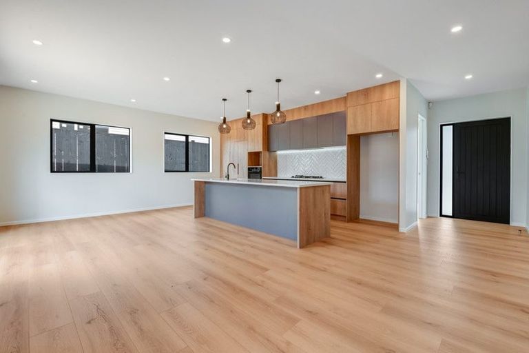 Photo of property in 12 Kanono Way, Helensville, 0800