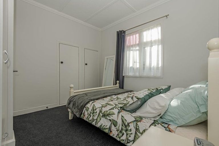Photo of property in 98 Wood Street, Takaro, Palmerston North, 4410