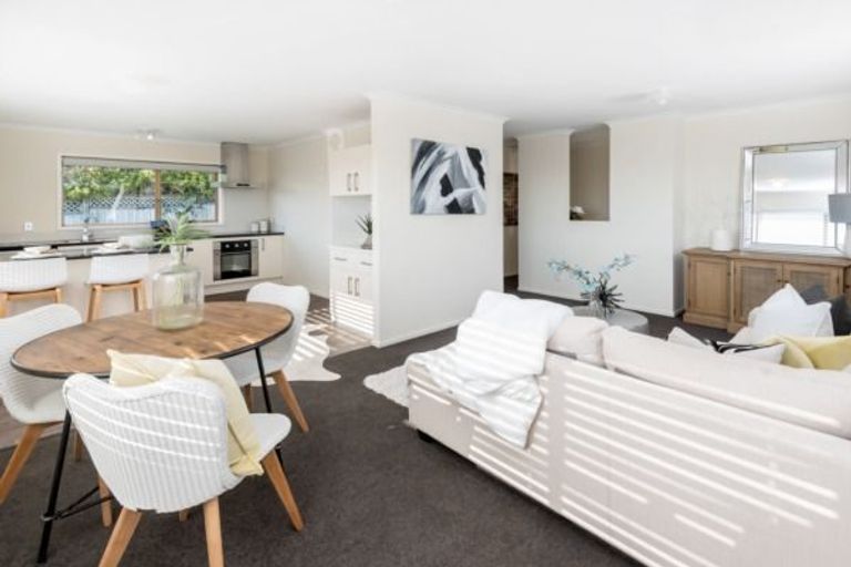 Photo of property in 2/28 Prince Regent Drive, Half Moon Bay, Auckland, 2012
