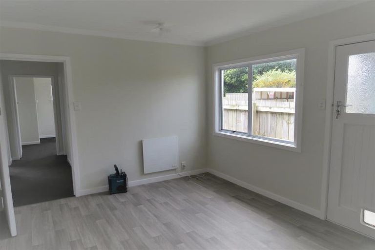 Photo of property in 26 Paritutu Road, Spotswood, New Plymouth, 4310