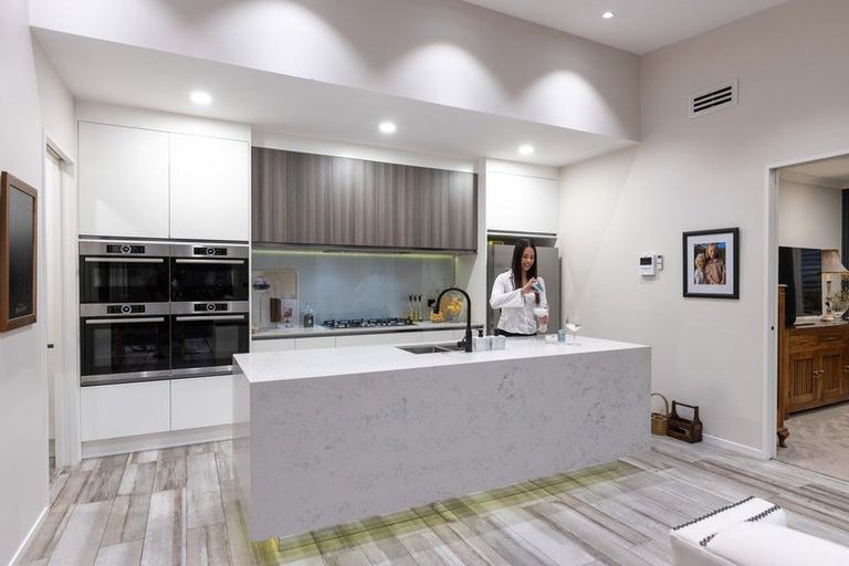 Photo of property in 7 Syd Grant Crescent, Orewa, 0931