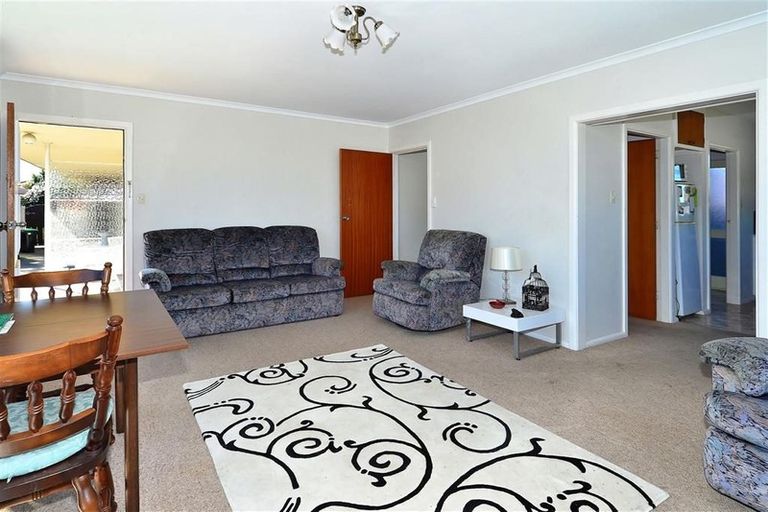 Photo of property in 28 Strathfield Avenue, Dallington, Christchurch, 8061