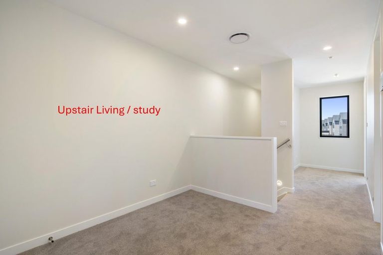 Photo of property in 126 Vintry Drive, Kumeu, 0810