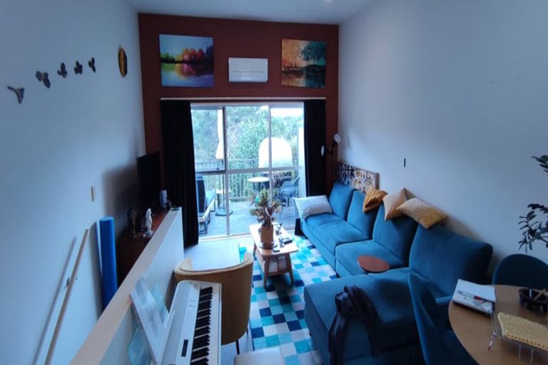 Photo of property in 1/206 Manuka Road, Bayview, Auckland, 0629