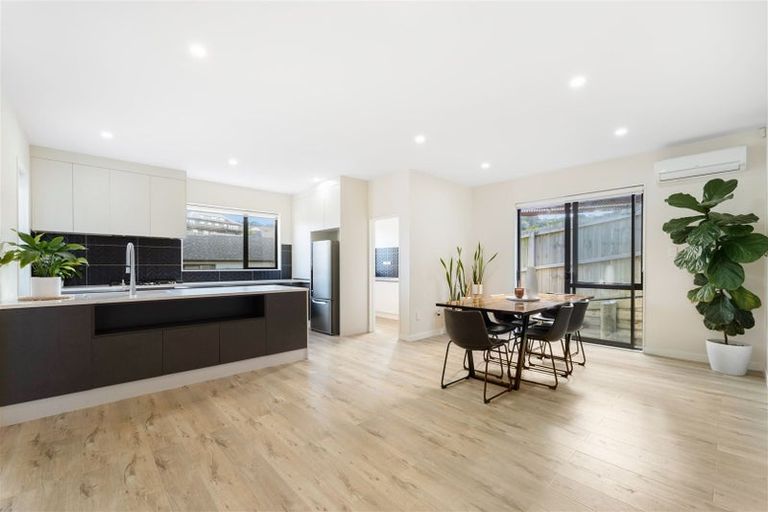 Photo of property in 9 Kahu Close, Orewa, 0931