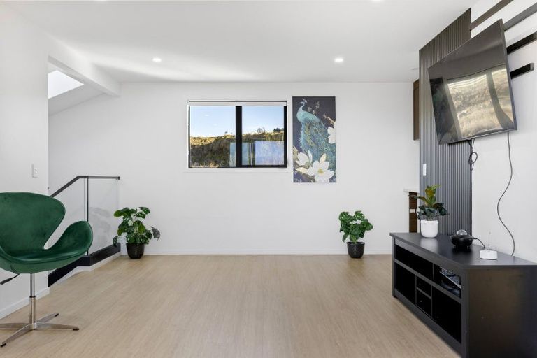 Photo of property in 5 Grandview Lane, Acacia Bay, 3385